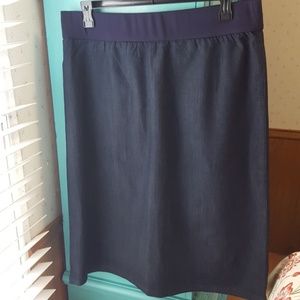 Dark denim skirt with elastic waist, no split